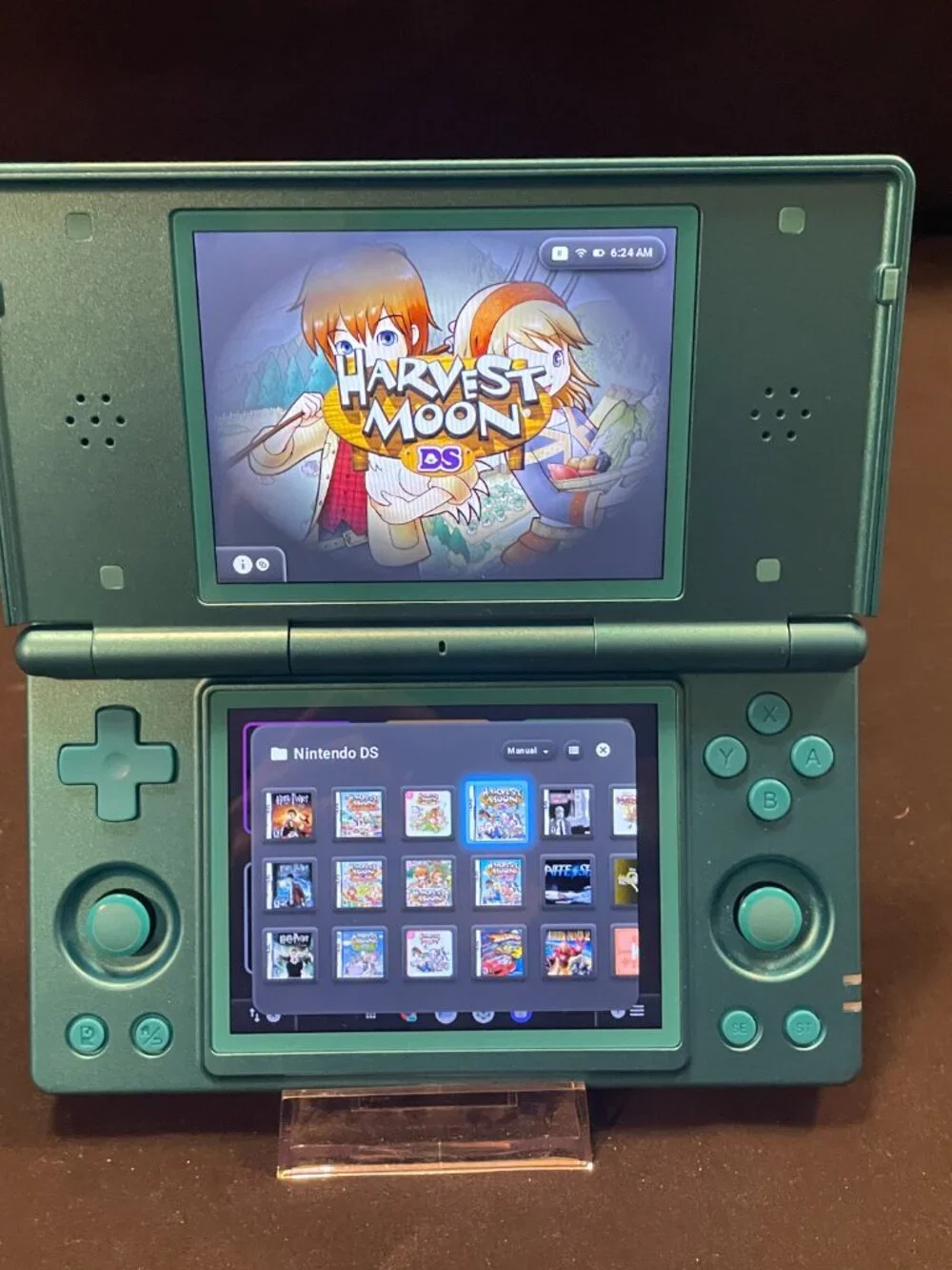 Clamshell Retro Game Console Handheld 128gb With Custom OS